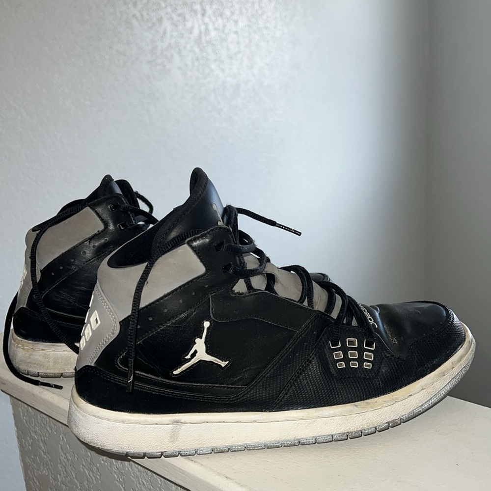 Jordan 1 Flight - Picture 2 of 4